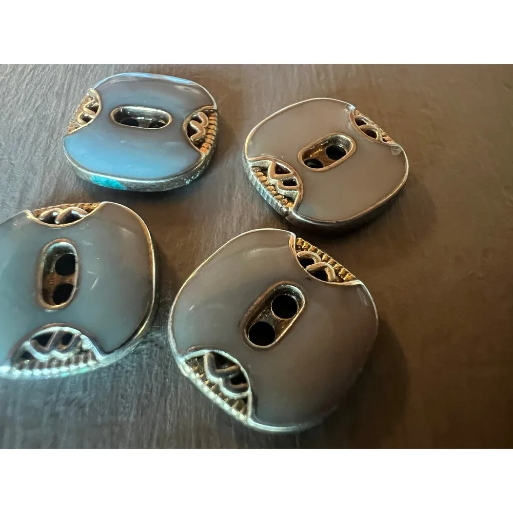 Vintage Buttons 0.5